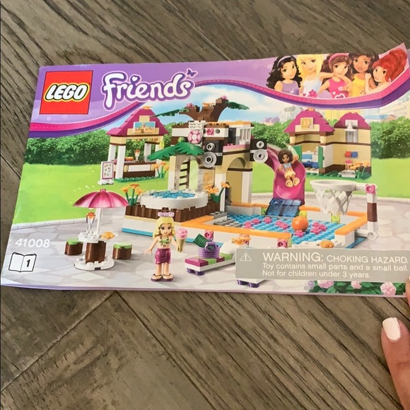 LEGO Friends Heartlake City Pool - Picture 2 of 7